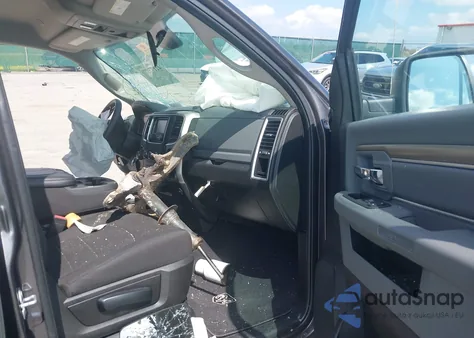 2020 Ram 1500 Classic Warlock 4X4 6'4 Box from USA, damaged, VIN 1C6RR7GG3LS159569